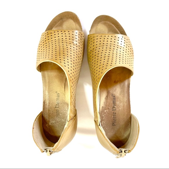 Pierre Dumas tan wedge sandal size 6 1/2M GUC - Picture 8 of 8